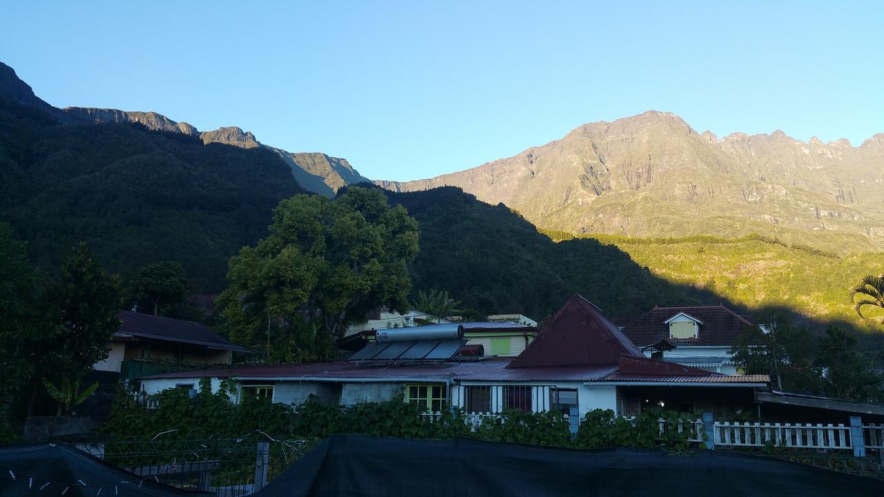 Gite Du Piton D Anchaing Hell-Bourg Extérieur photo
